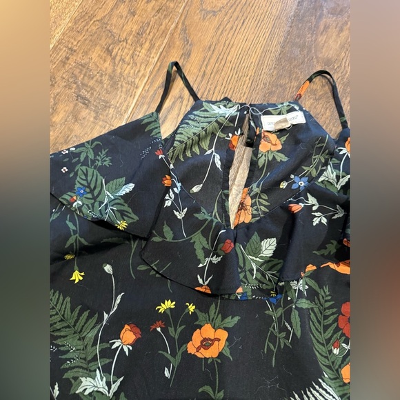 Coverstitched open shoulder blouse - Picture 4 of 4